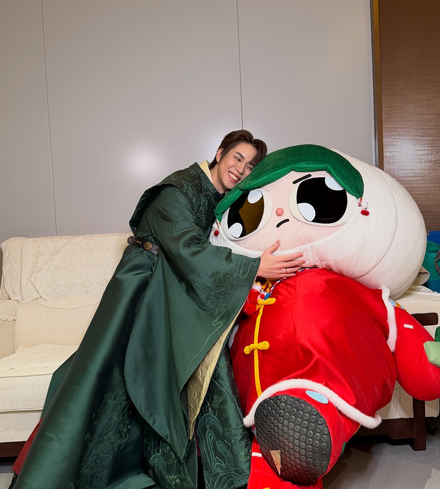 เปรม - วรุศ ชวลิตรุจิวงษ์