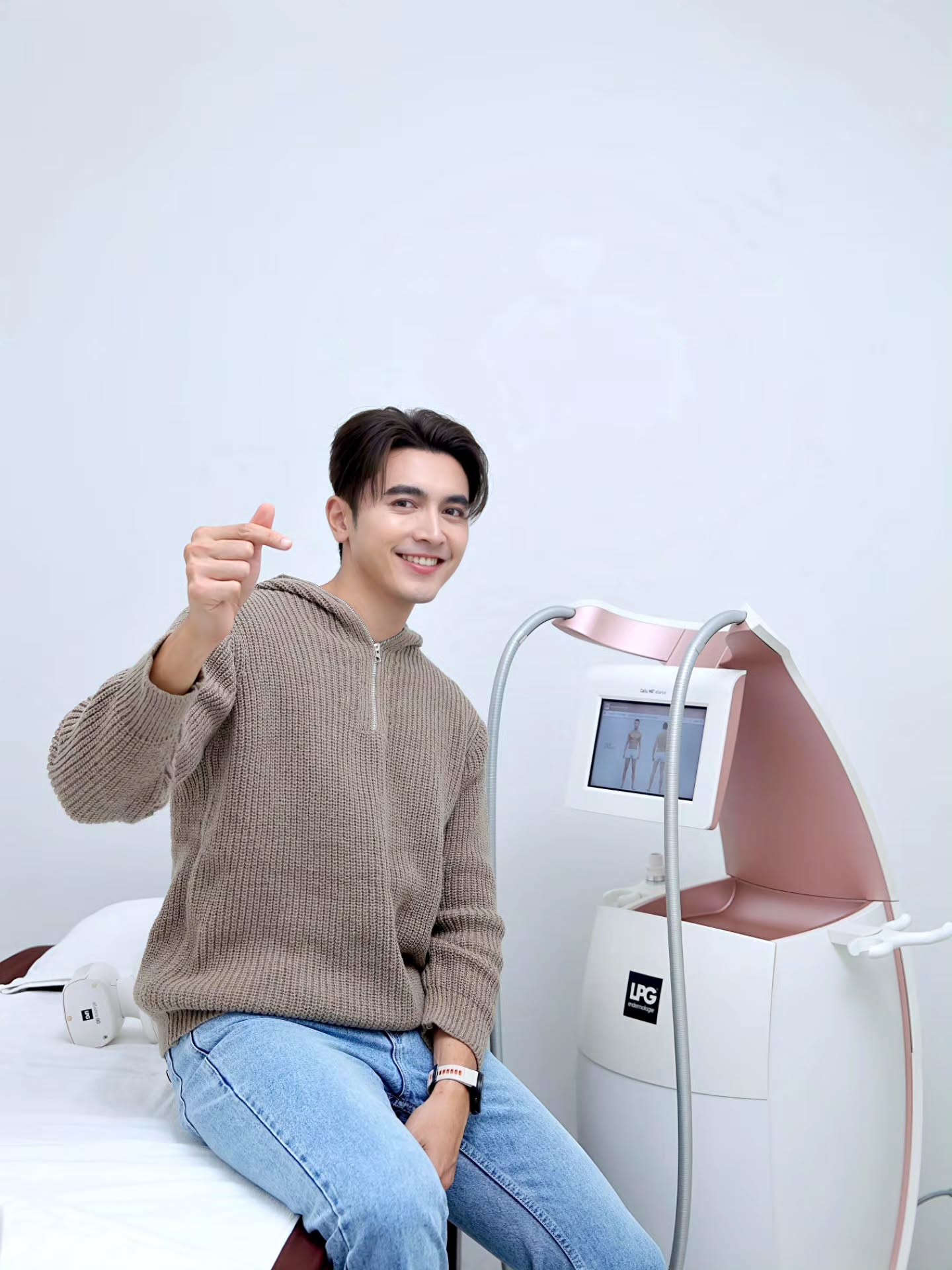 ภณ - ณวัสน์ ภู่พันธัชสีห์