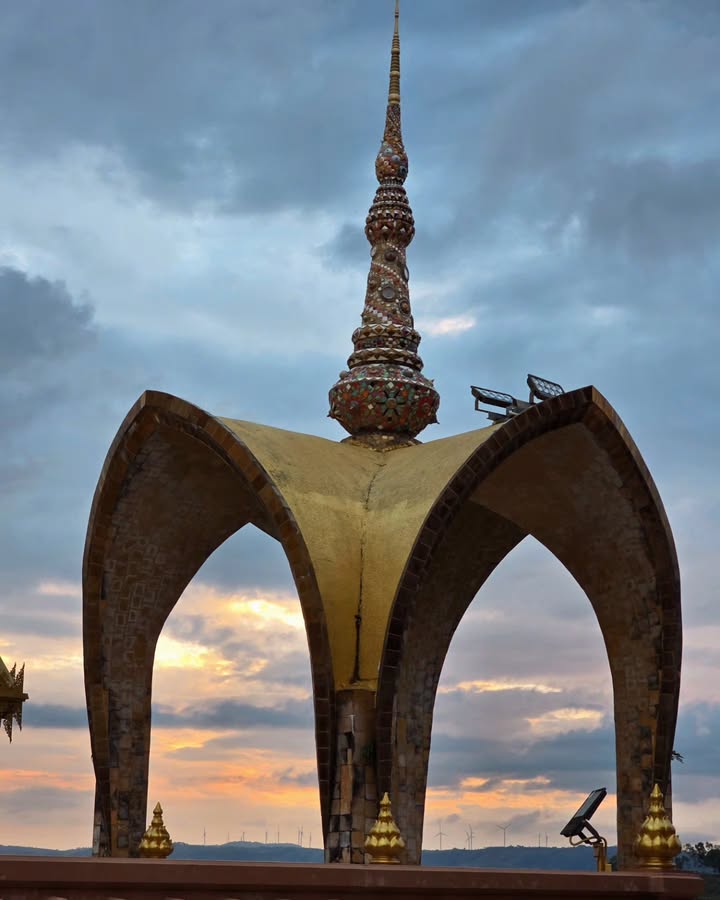 ภณ - ณวัสน์ ภู่พันธัชสีห์