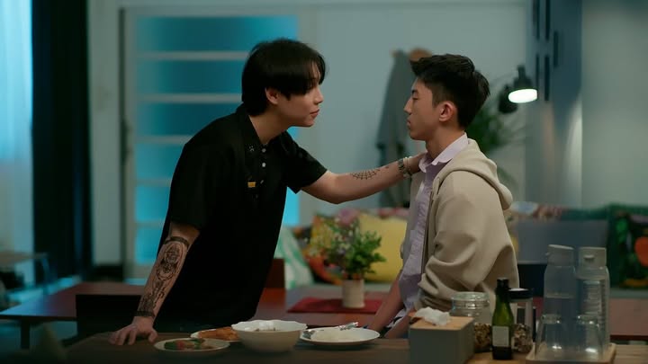 เฟิร์ส - คณพันธ์ ปุ้ยตระกูล