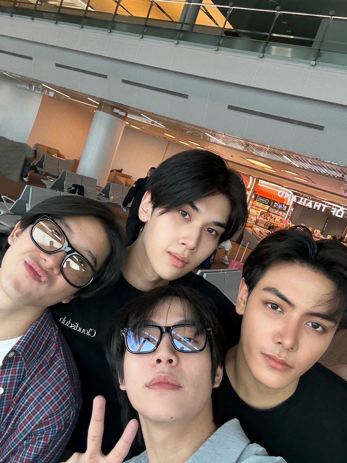 เฟิร์ส - คณพันธ์ ปุ้ยตระกูล