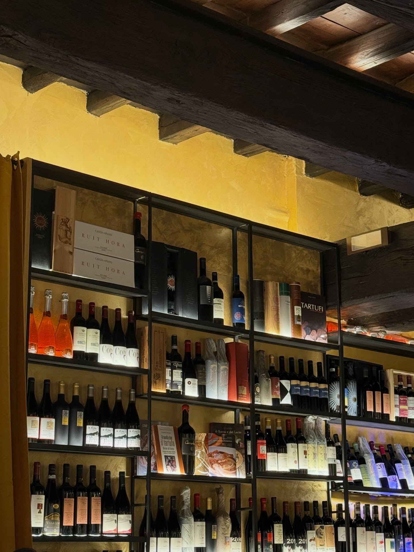 เฟิร์ส - คณพันธ์ ปุ้ยตระกูล