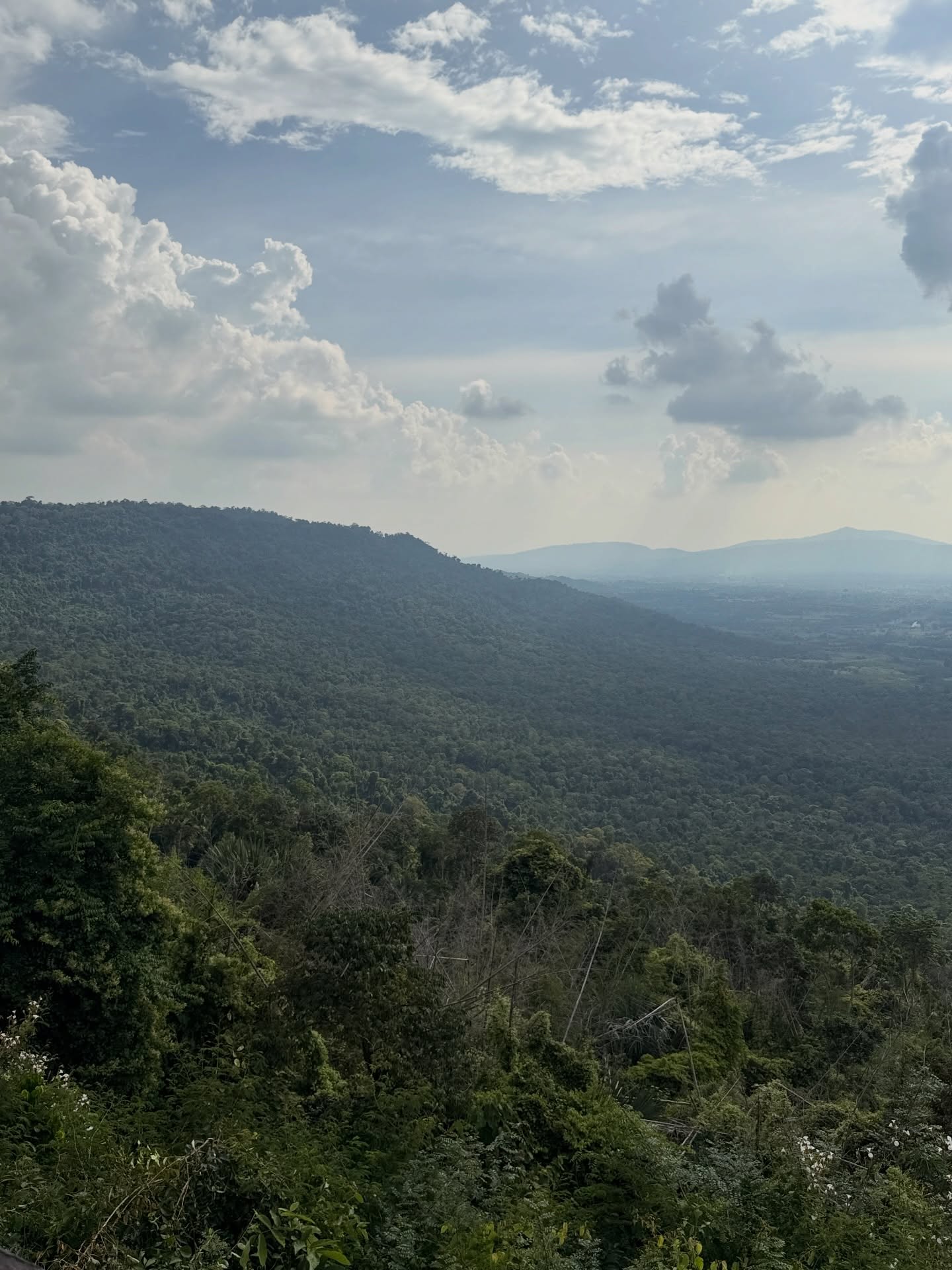 เฟิร์ส - คณพันธ์ ปุ้ยตระกูล