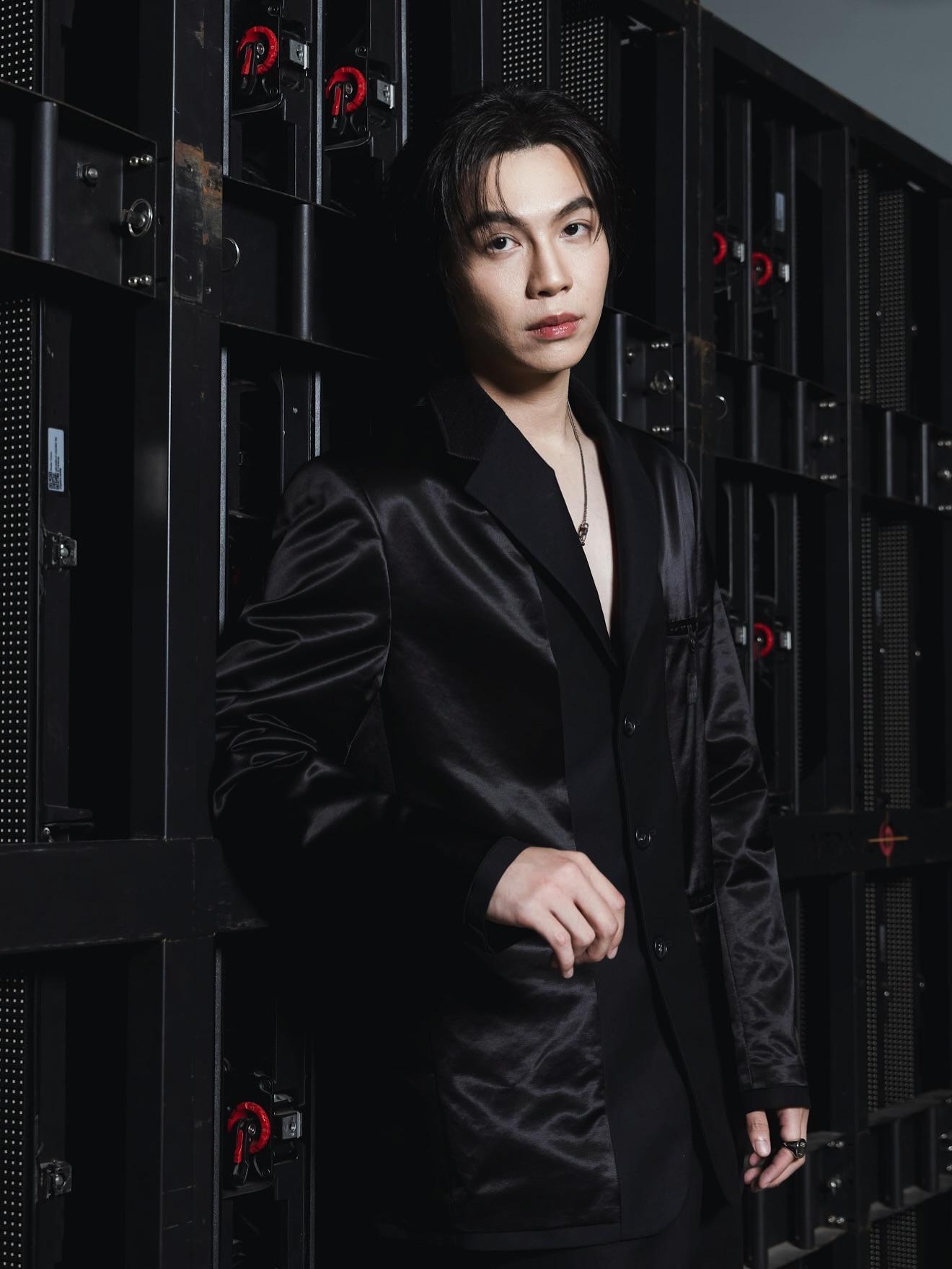 เฟิร์ส - คณพันธ์ ปุ้ยตระกูล