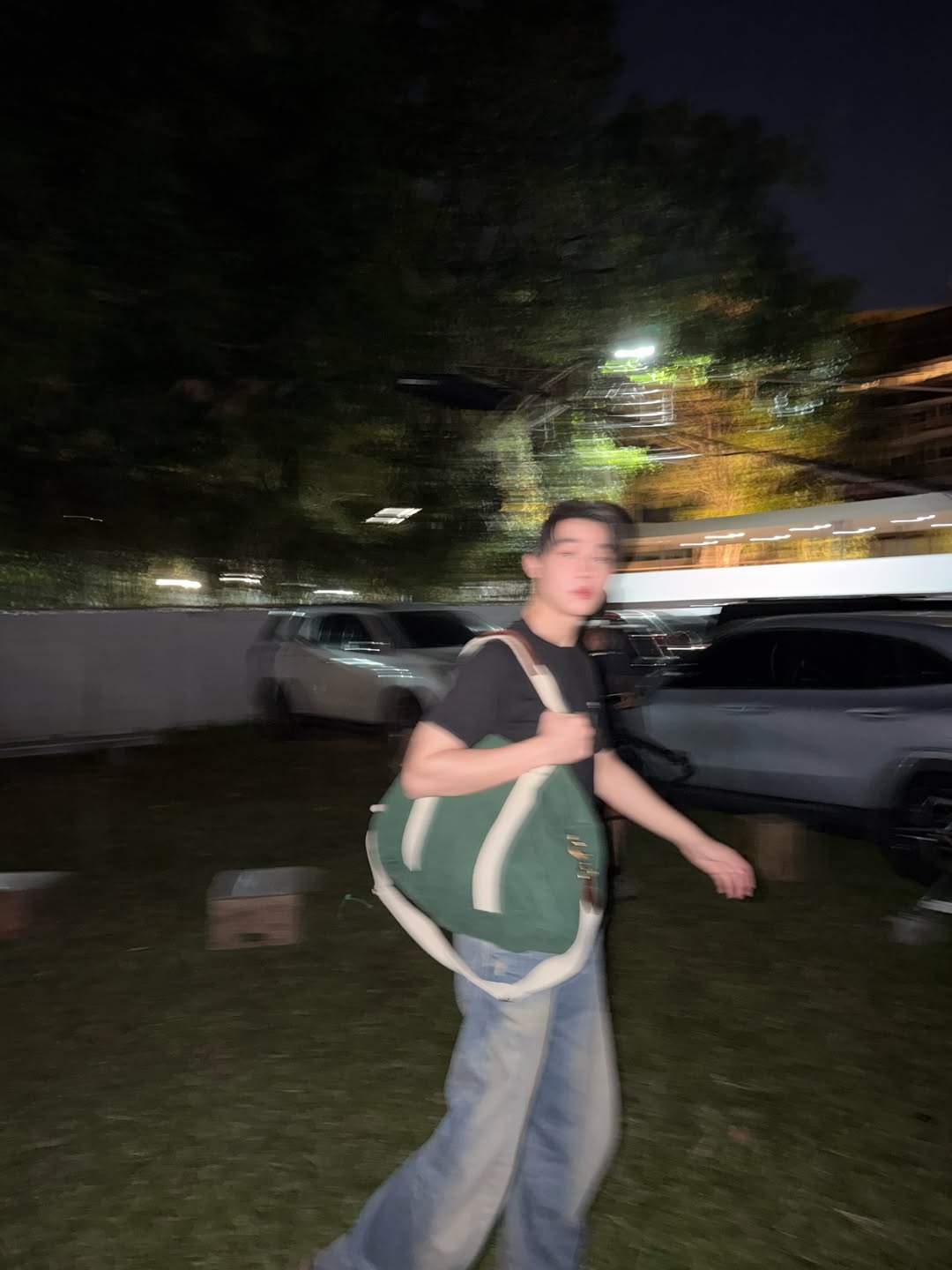 เฟิร์ส - คณพันธ์ ปุ้ยตระกูล