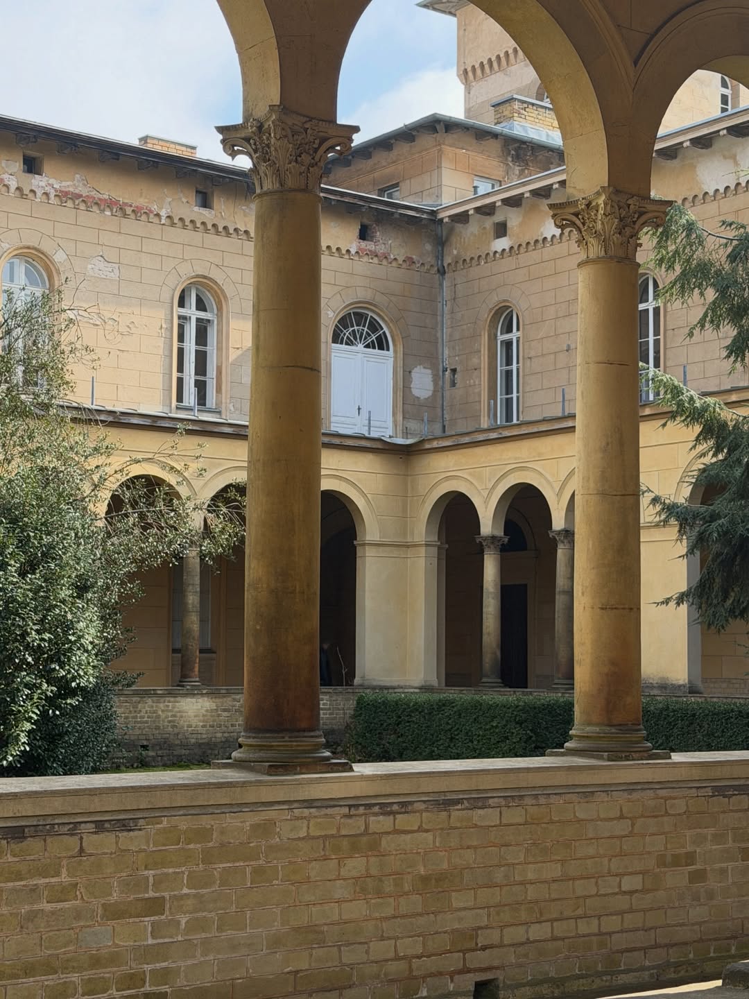 เฟิร์ส - คณพันธ์ ปุ้ยตระกูล