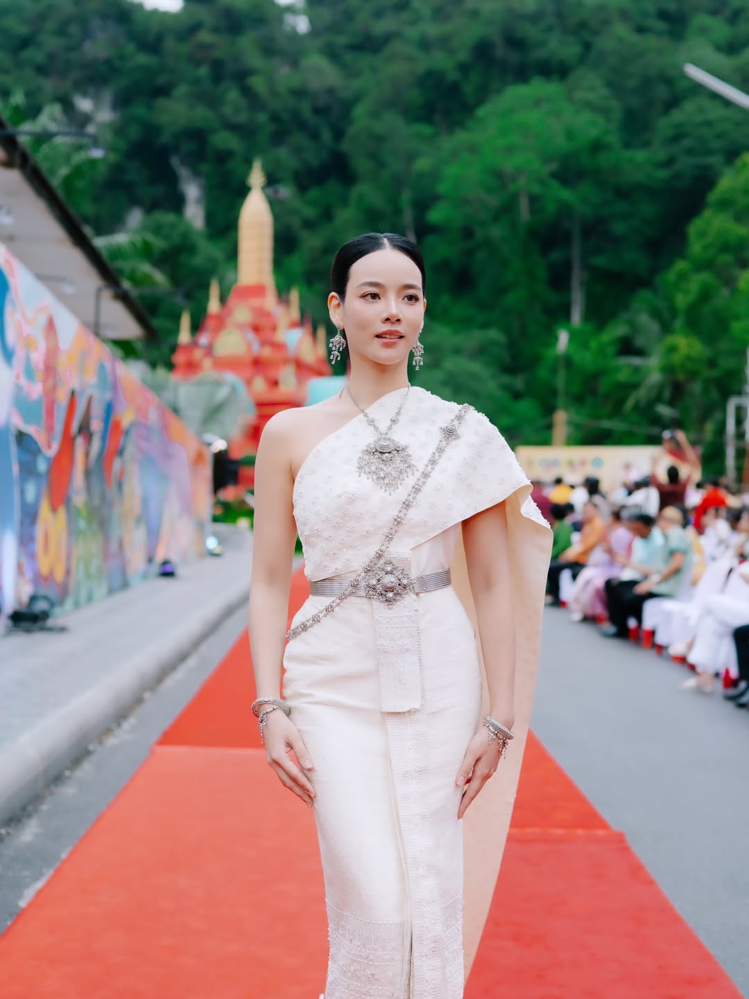 วาววา - ณิชารีย์ โชคประจักษ์ชัด