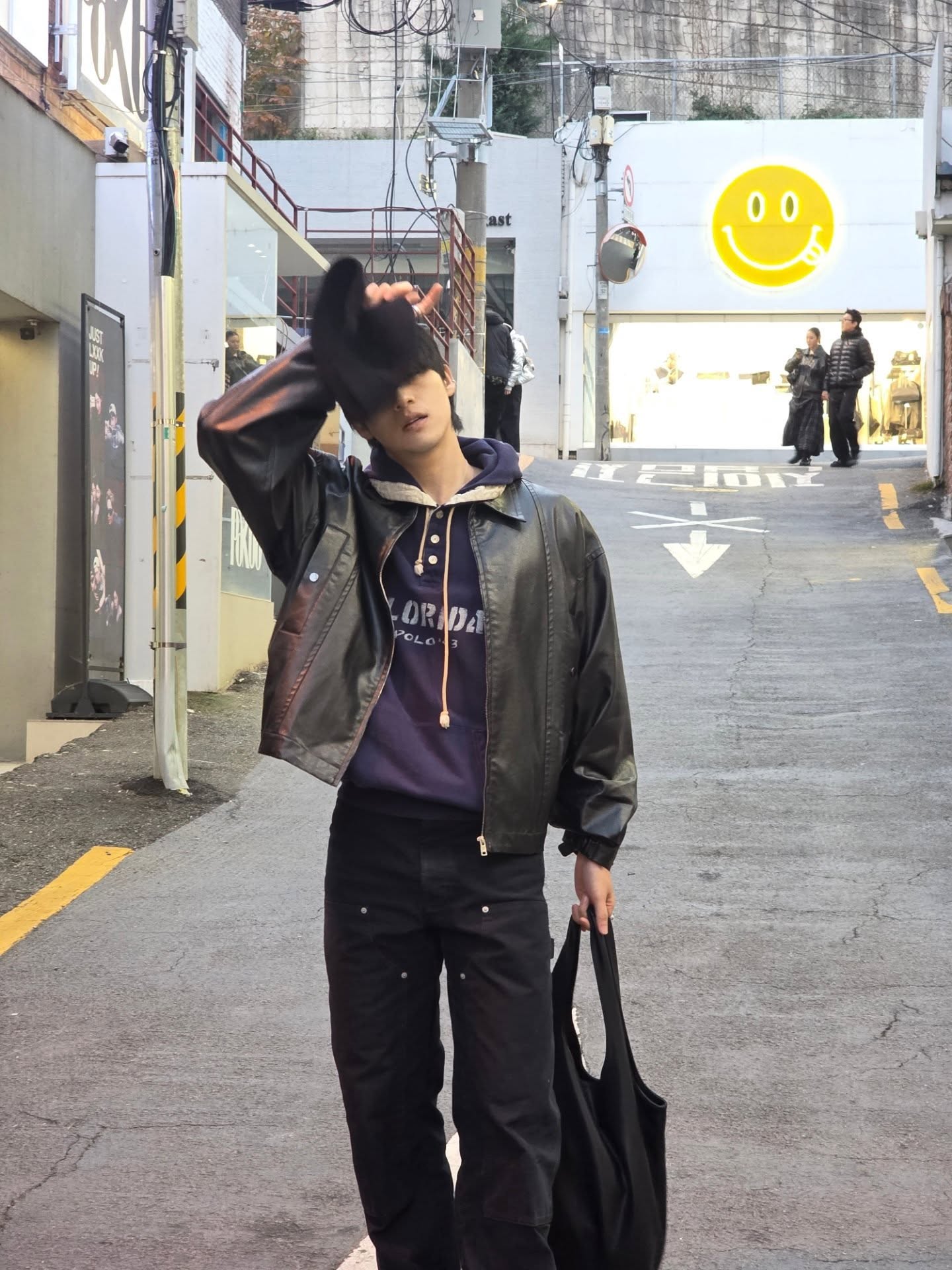 สกาย - วงศ์รวี นทีธร