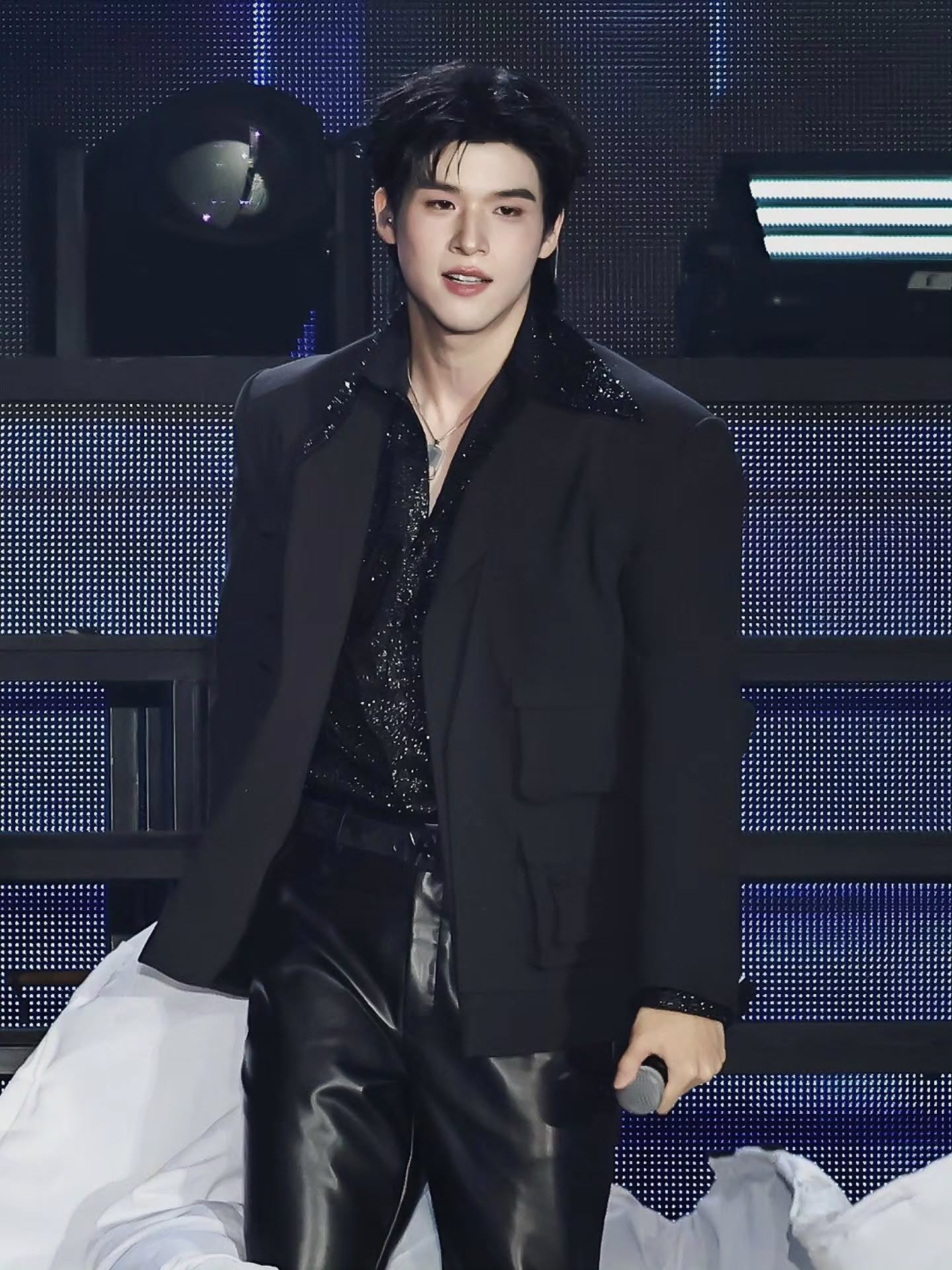 สกาย - วงศ์รวี นทีธร