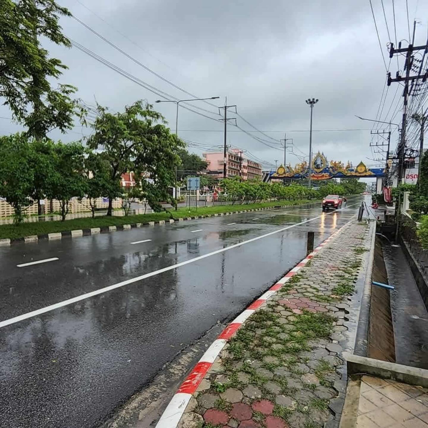 ยุ้ย - จีรนันท์ มะโนแจ่ม