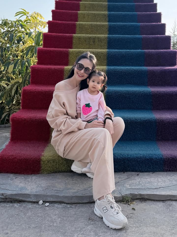 ยุ้ย - จีรนันท์ มะโนแจ่ม