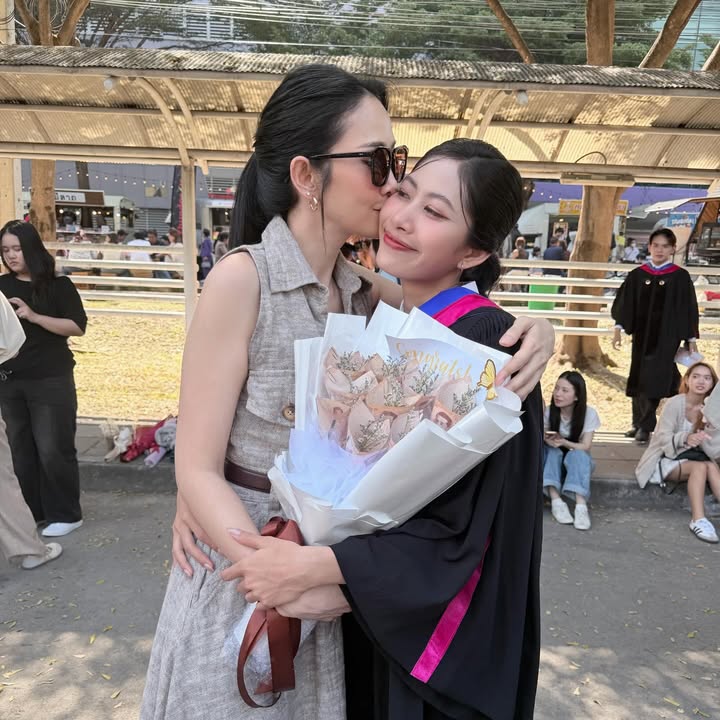 ยุ้ย - จีรนันท์ มะโนแจ่ม