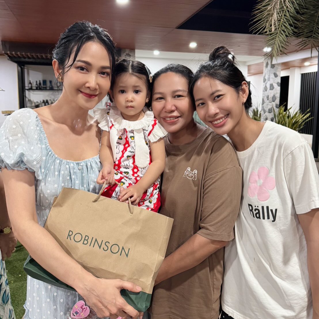 ยุ้ย - จีรนันท์ มะโนแจ่ม