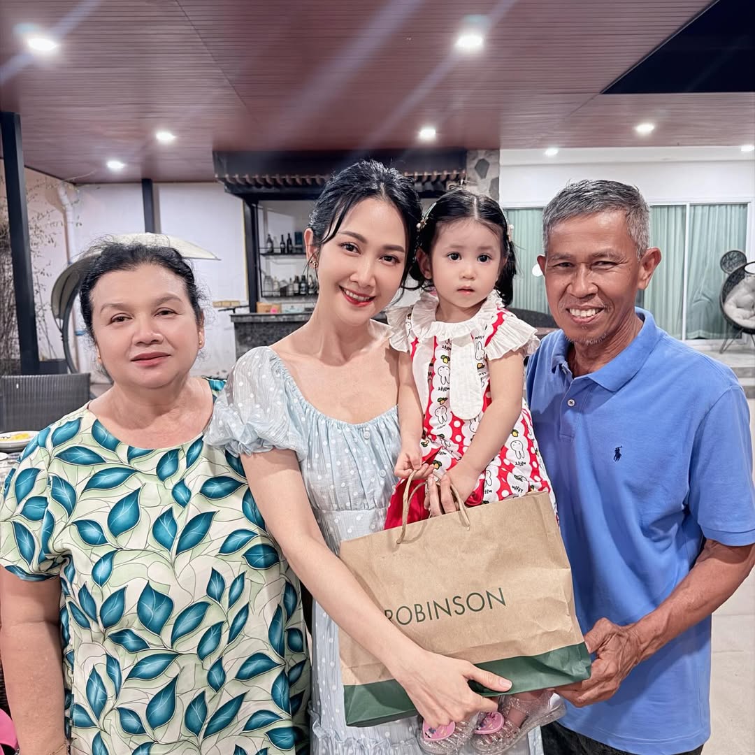 ยุ้ย - จีรนันท์ มะโนแจ่ม