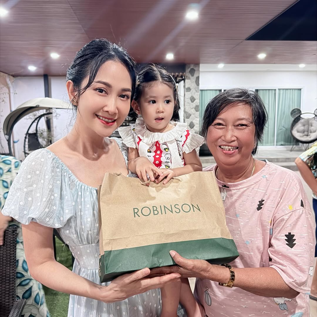 ยุ้ย - จีรนันท์ มะโนแจ่ม