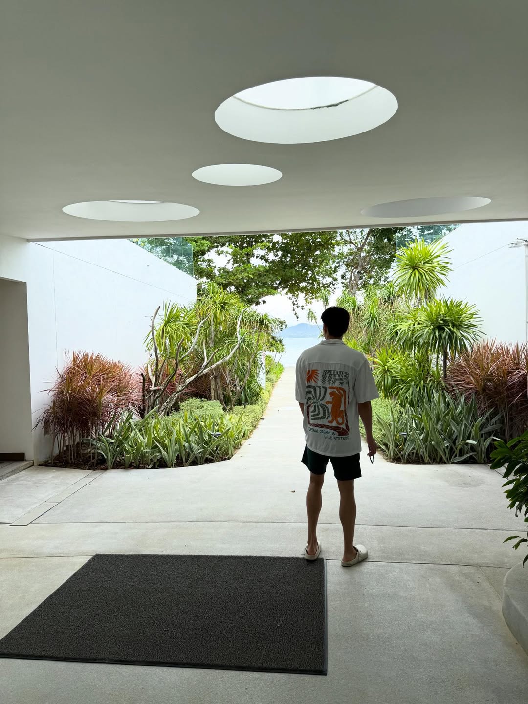 นีโอ - ตรัย นิ่มทวัฒน์