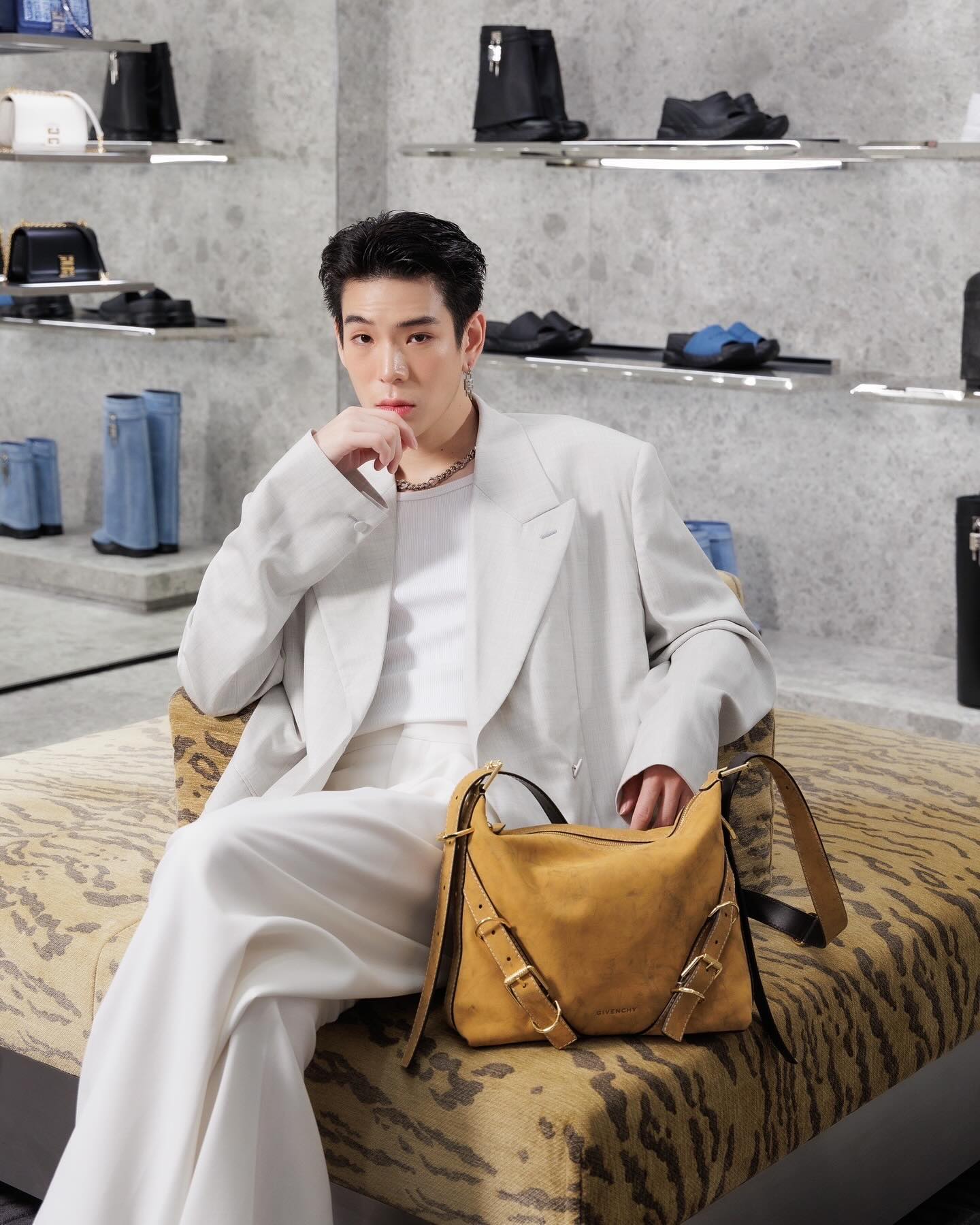เจเจ - กฤษณภูมิ พิบูลสงคราม