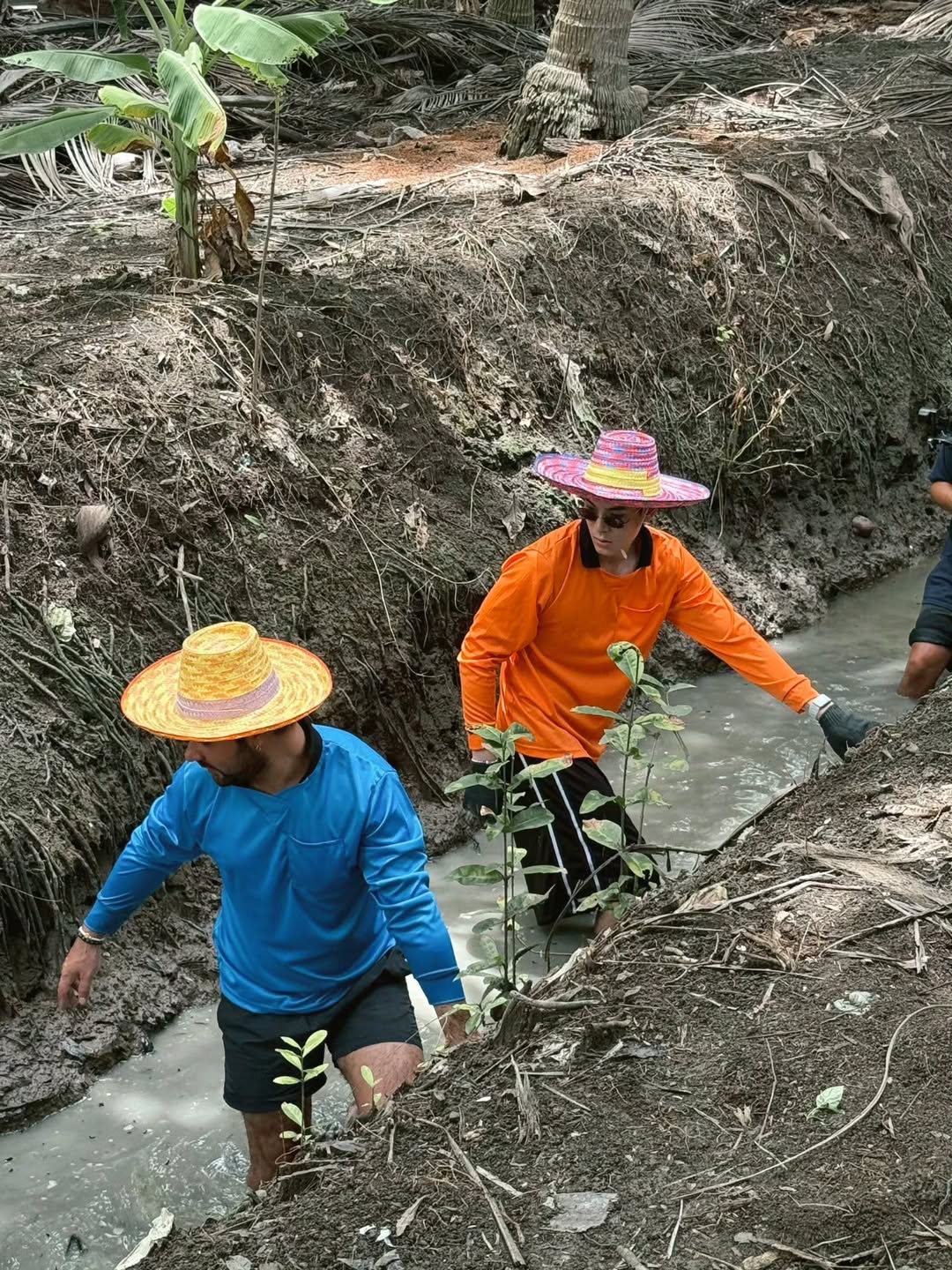 เจเจ - กฤษณภูมิ พิบูลสงคราม