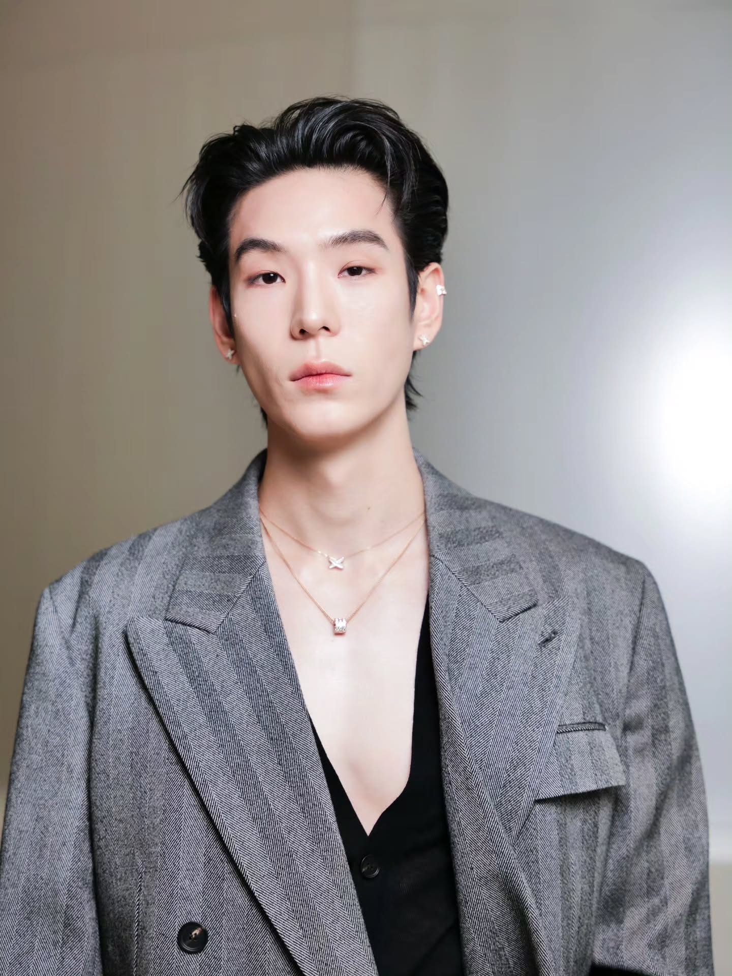 เจเจ - กฤษณภูมิ พิบูลสงคราม