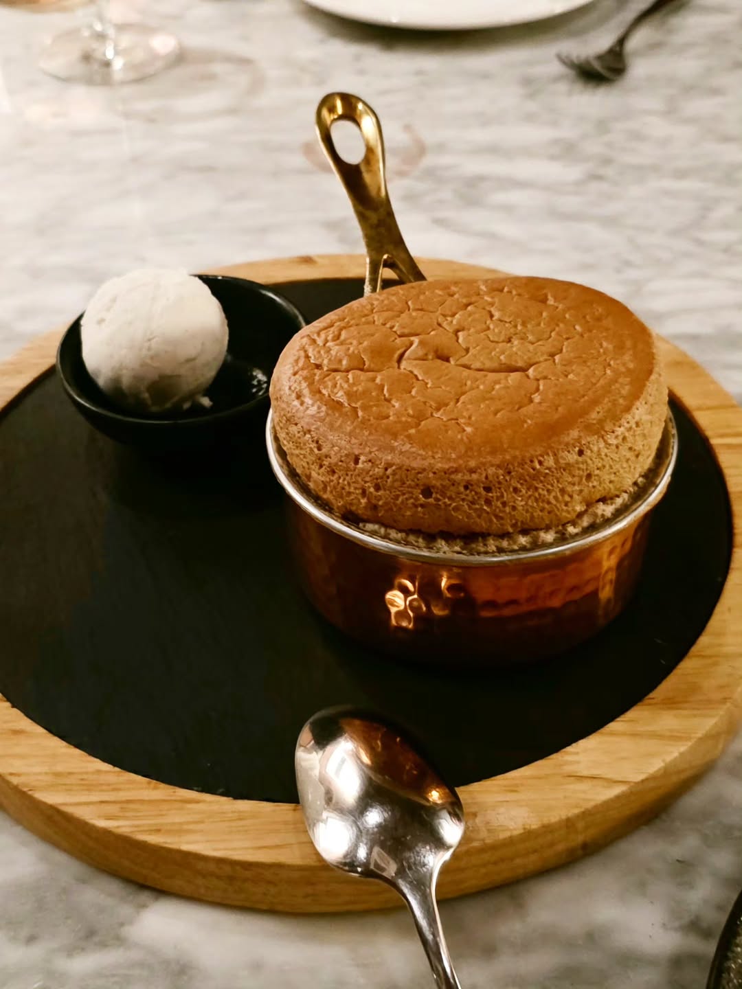 เจเจ - กฤษณภูมิ พิบูลสงคราม