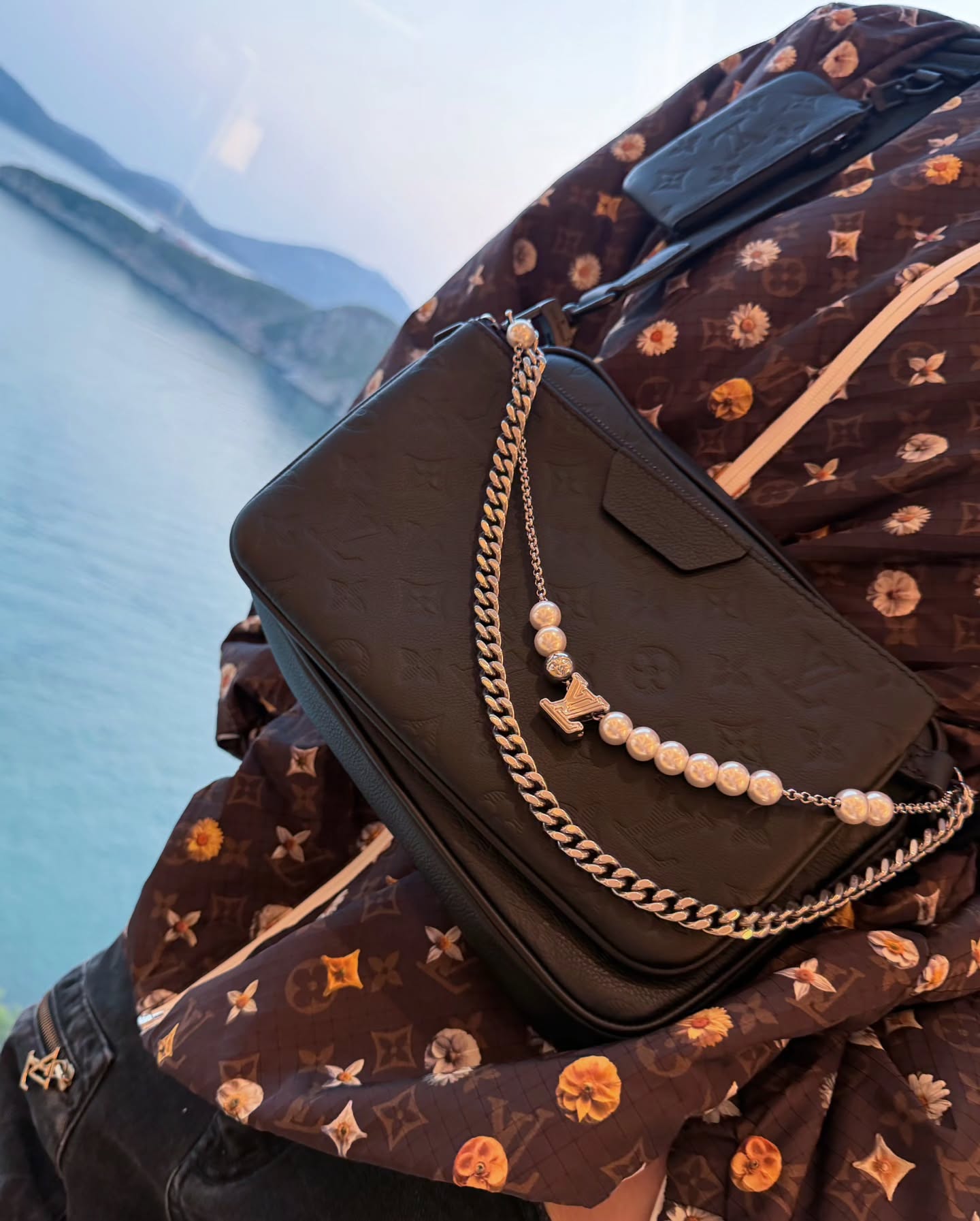 เจเจ - กฤษณภูมิ พิบูลสงคราม