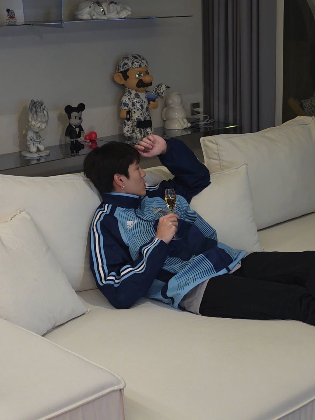 เจเจ - กฤษณภูมิ พิบูลสงคราม