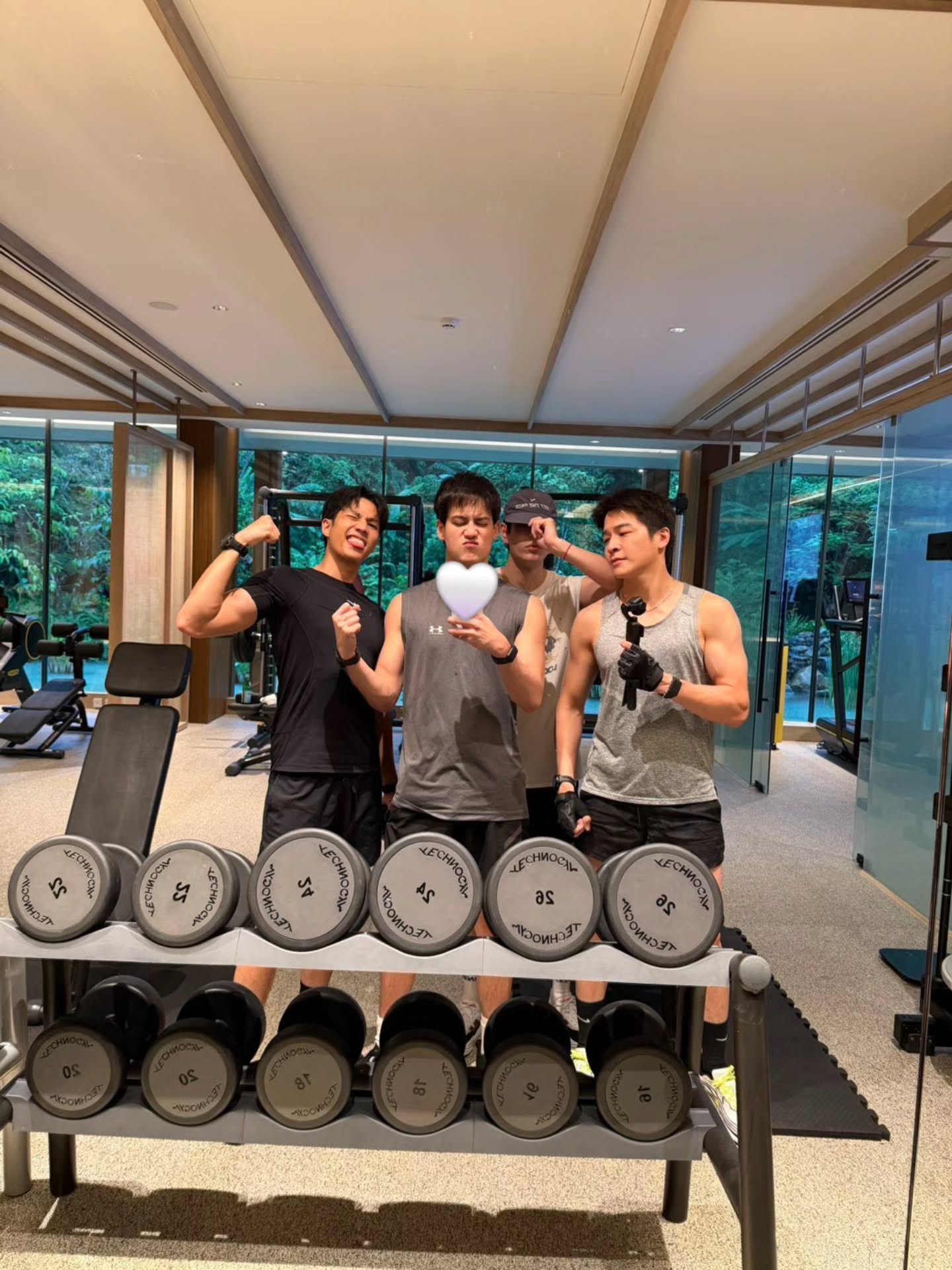 เจเจ - กฤษณภูมิ พิบูลสงคราม