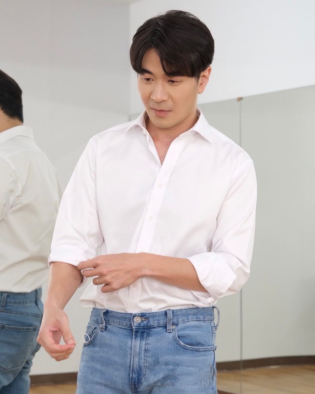 แสตมป์ - อภิวัชร์ เอื้อถาวรสุข