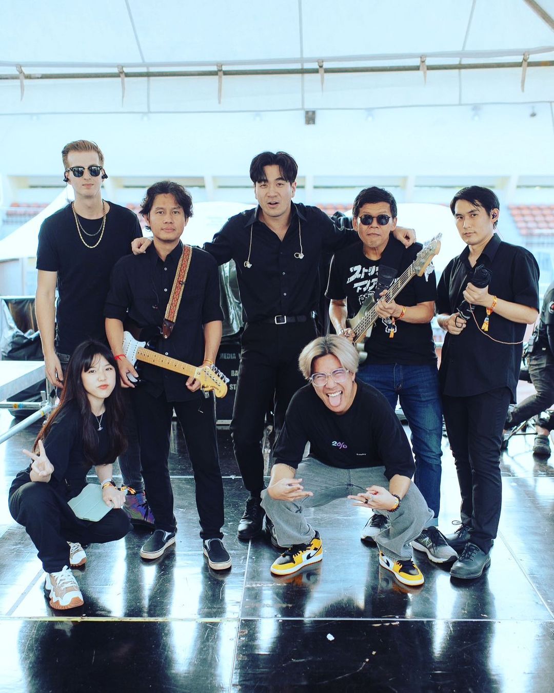 แสตมป์ - อภิวัชร์ เอื้อถาวรสุข