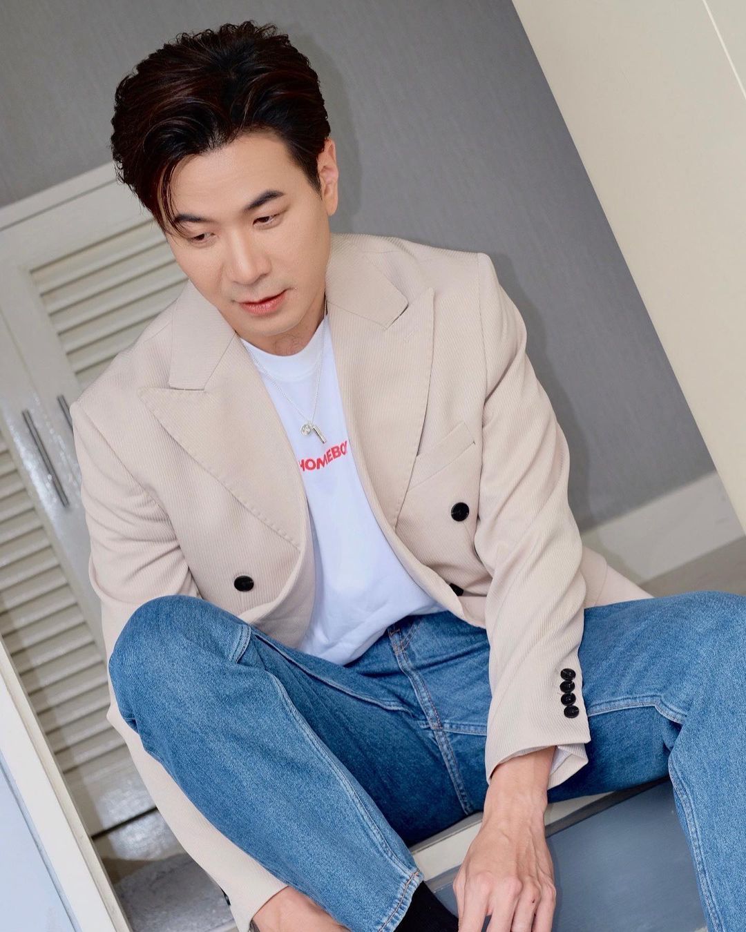 แสตมป์ - อภิวัชร์ เอื้อถาวรสุข