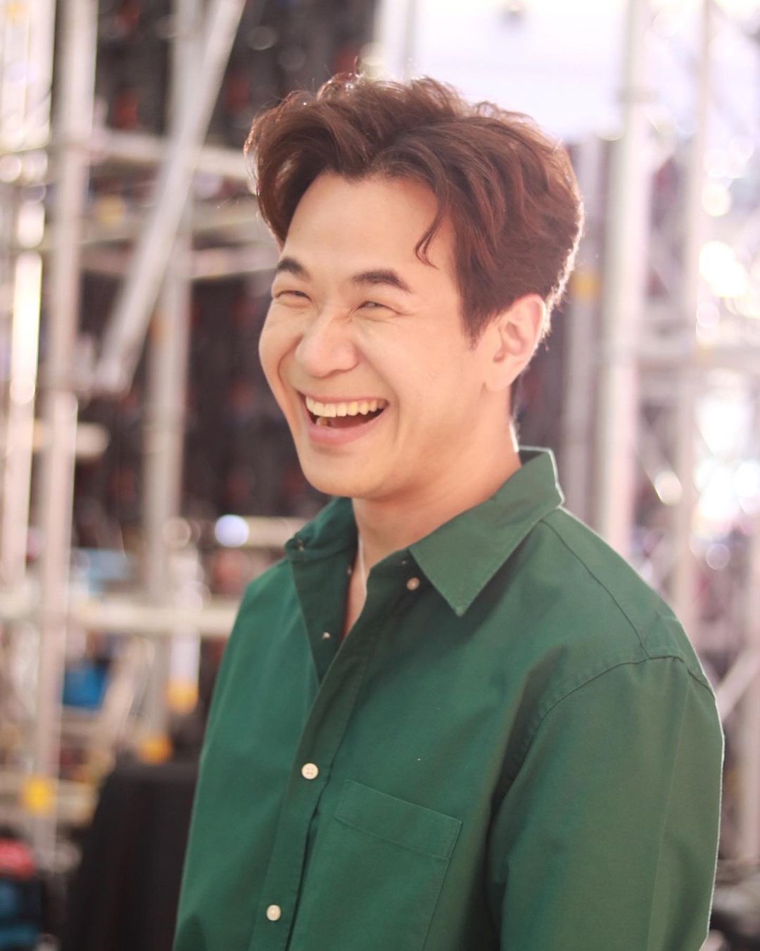 แสตมป์ - อภิวัชร์ เอื้อถาวรสุข