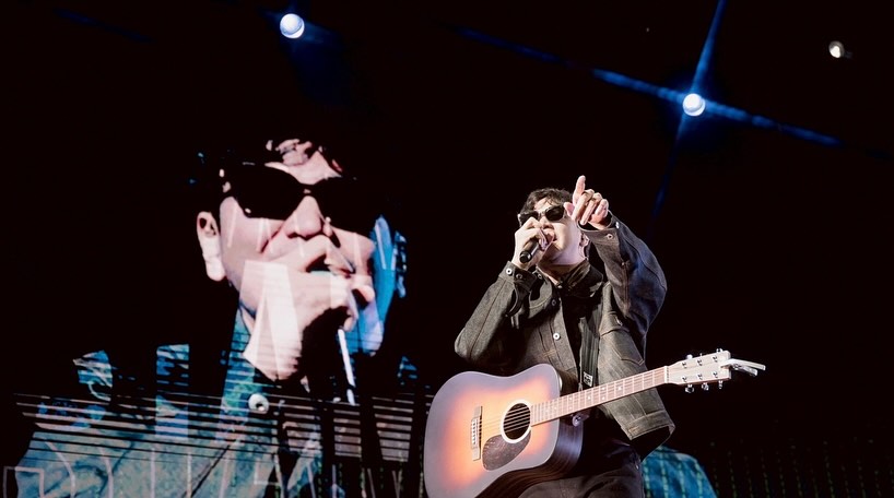 แสตมป์ - อภิวัชร์ เอื้อถาวรสุข