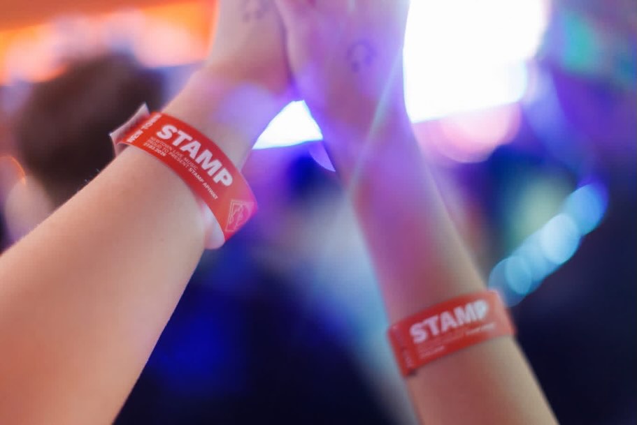 แสตมป์ - อภิวัชร์ เอื้อถาวรสุข