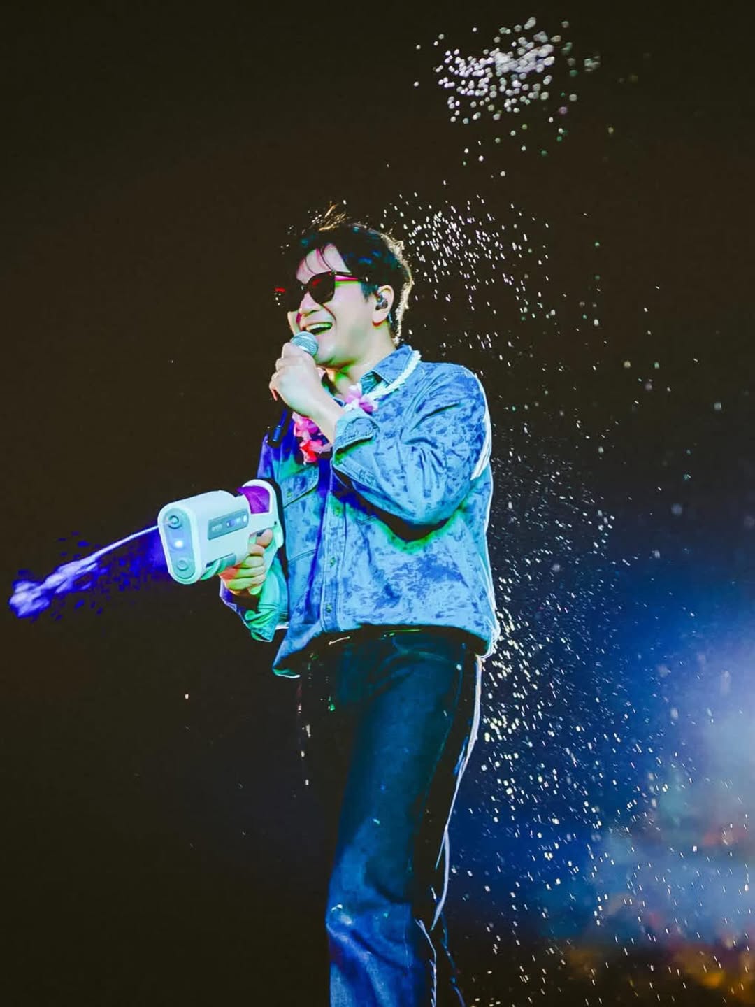 แสตมป์ - อภิวัชร์ เอื้อถาวรสุข