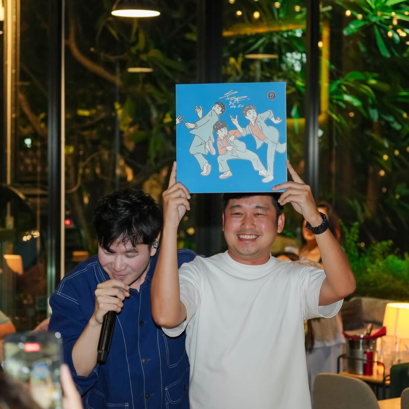 แสตมป์ - อภิวัชร์ เอื้อถาวรสุข
