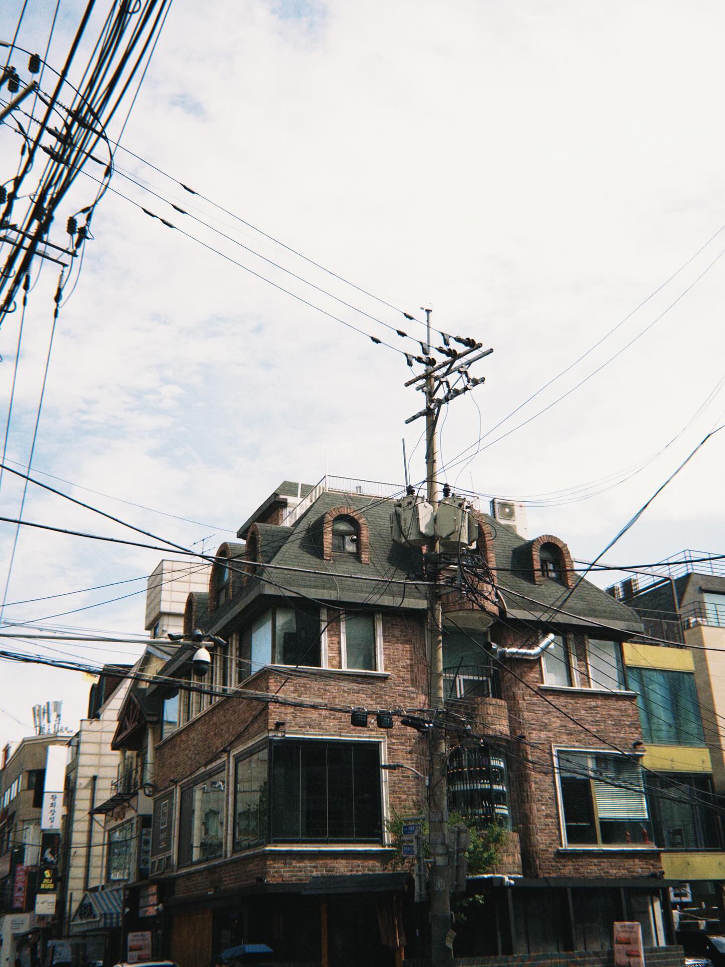 ก้อง - ก้องภพ จิโรจน์มนตรี