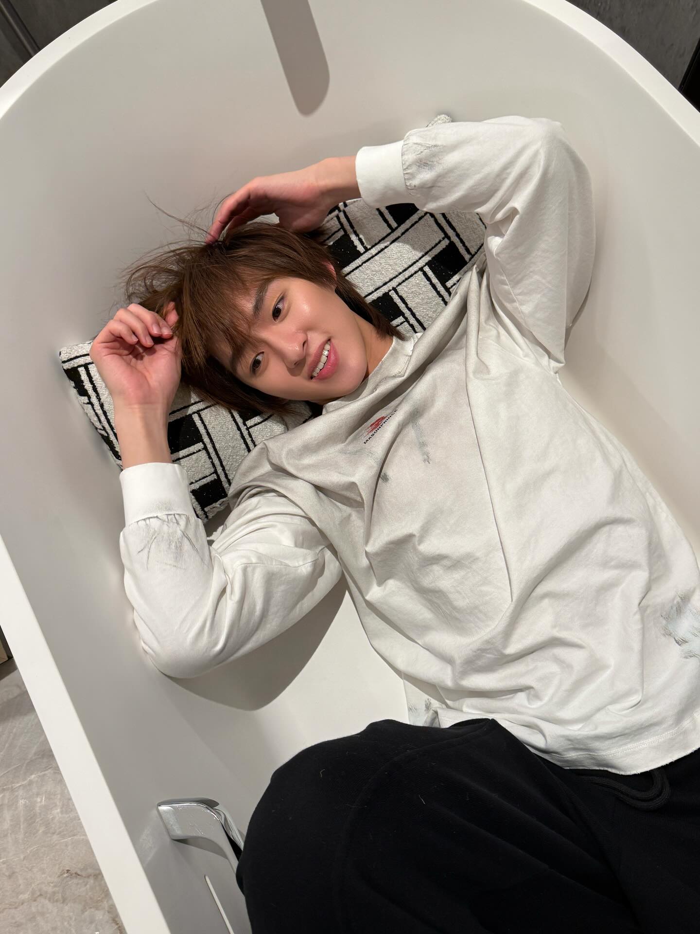 ก้อง - ก้องภพ จิโรจน์มนตรี