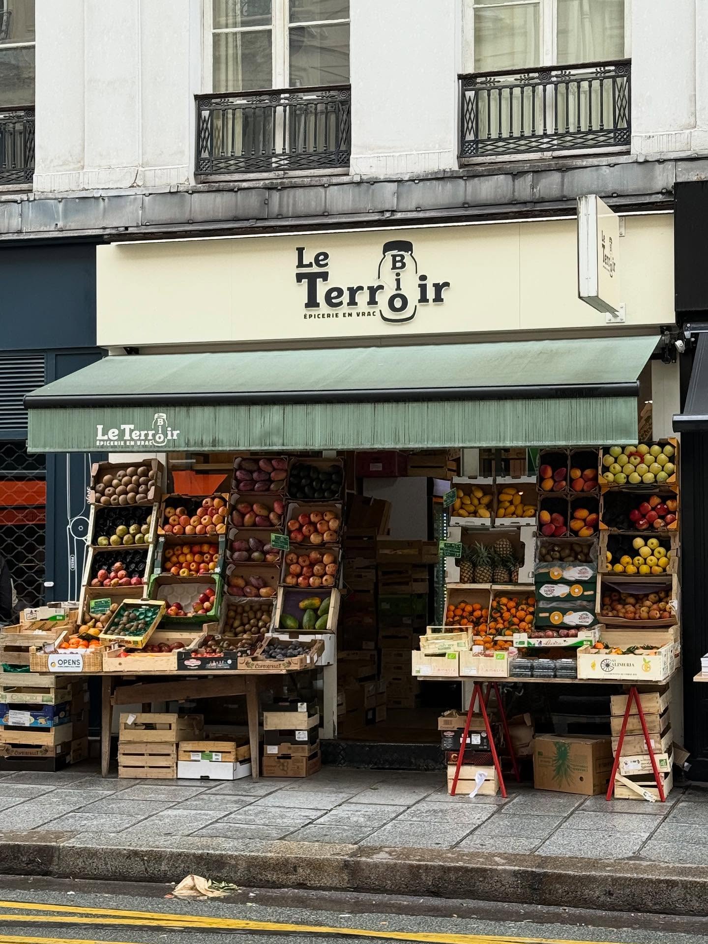 ก้อง - ก้องภพ จิโรจน์มนตรี