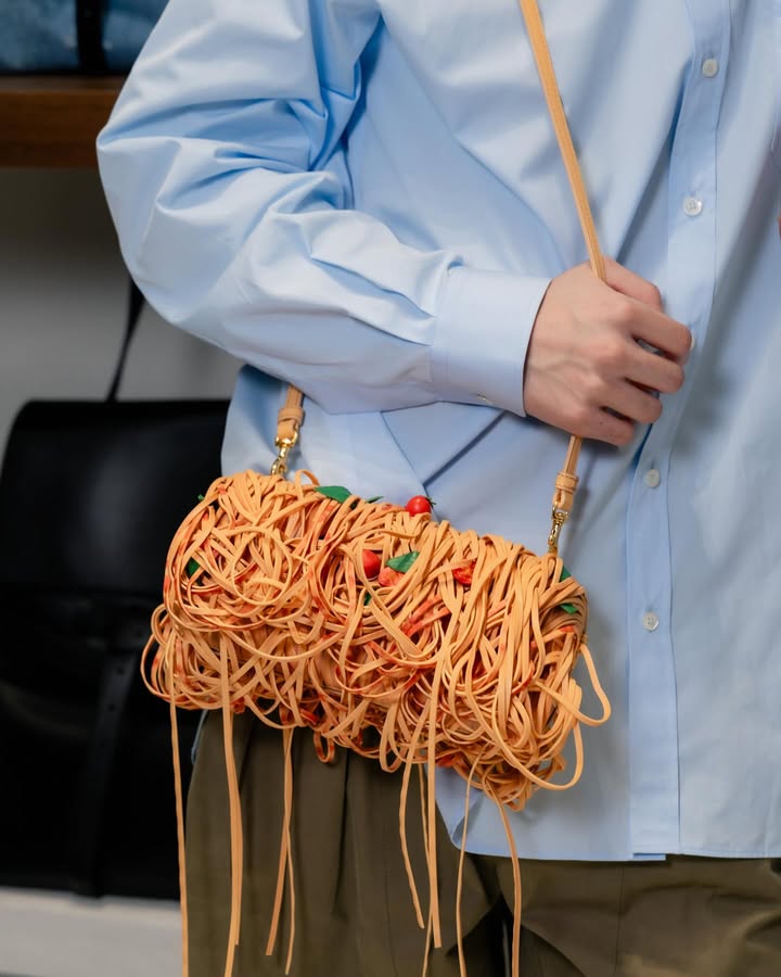 ก้อง - ก้องภพ จิโรจน์มนตรี