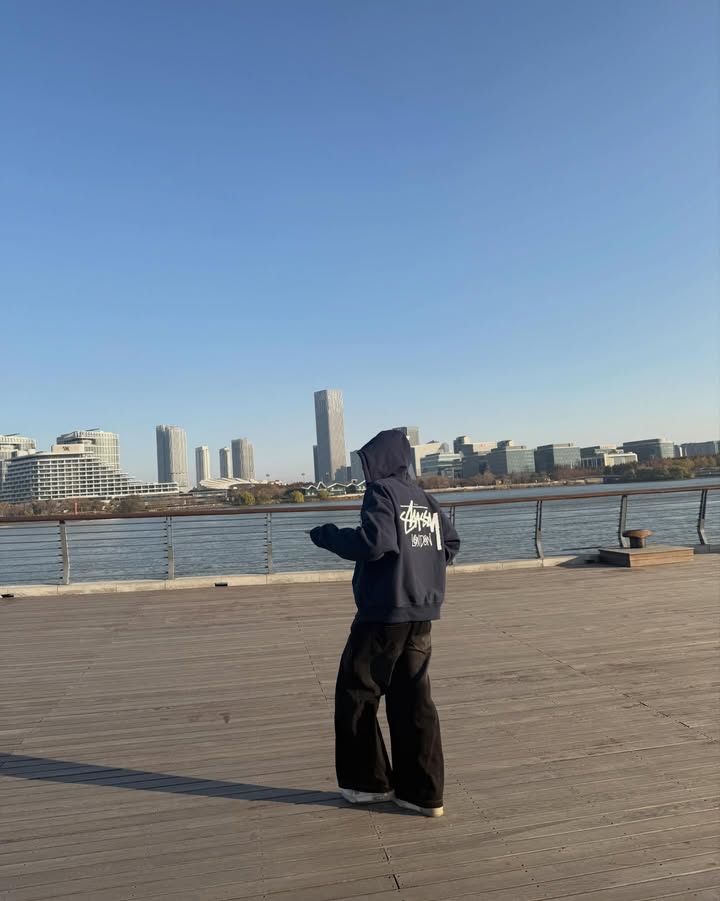 ก้อง - ก้องภพ จิโรจน์มนตรี