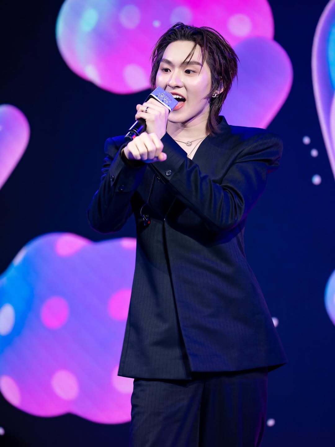 ก้อง - ก้องภพ จิโรจน์มนตรี