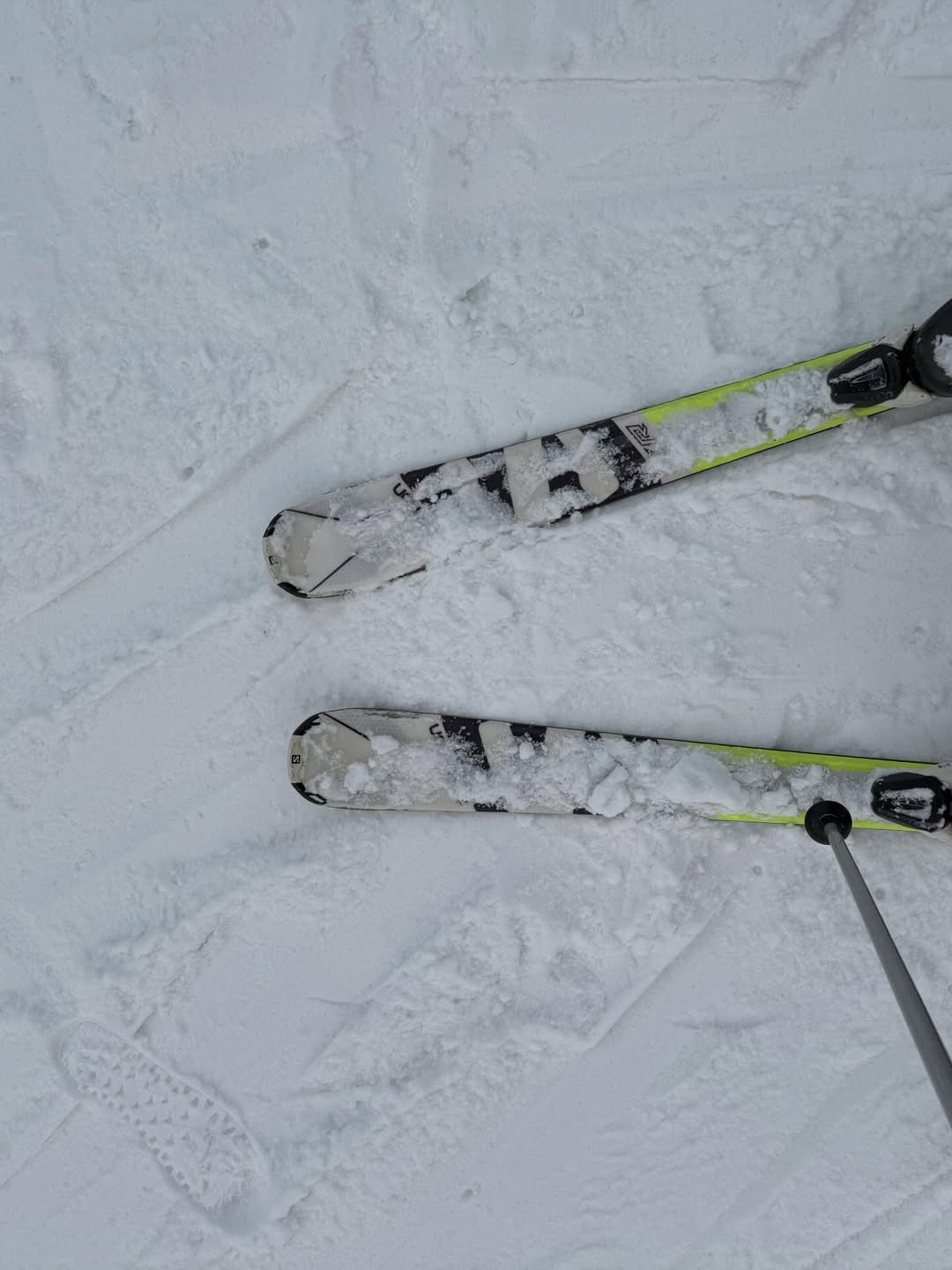 ก้อง - ก้องภพ จิโรจน์มนตรี