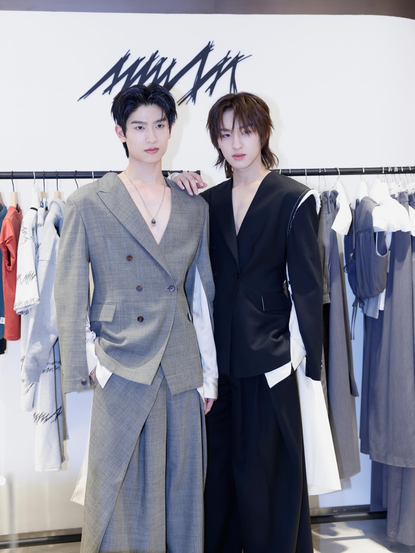 ก้อง - ก้องภพ จิโรจน์มนตรี