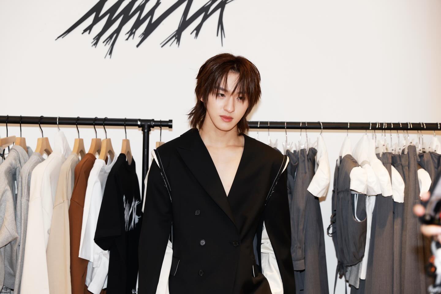 ก้อง - ก้องภพ จิโรจน์มนตรี