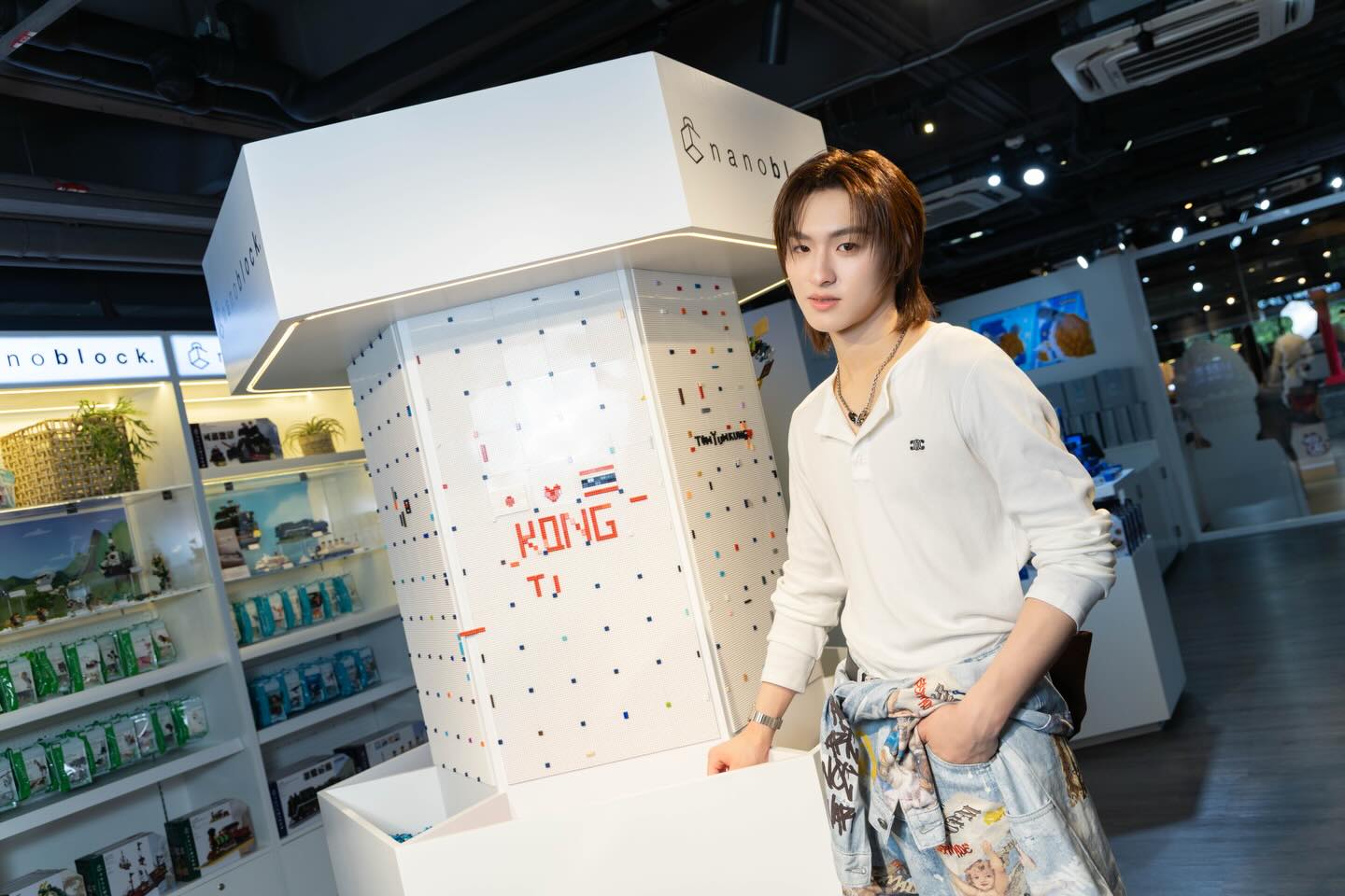 ก้อง - ก้องภพ จิโรจน์มนตรี