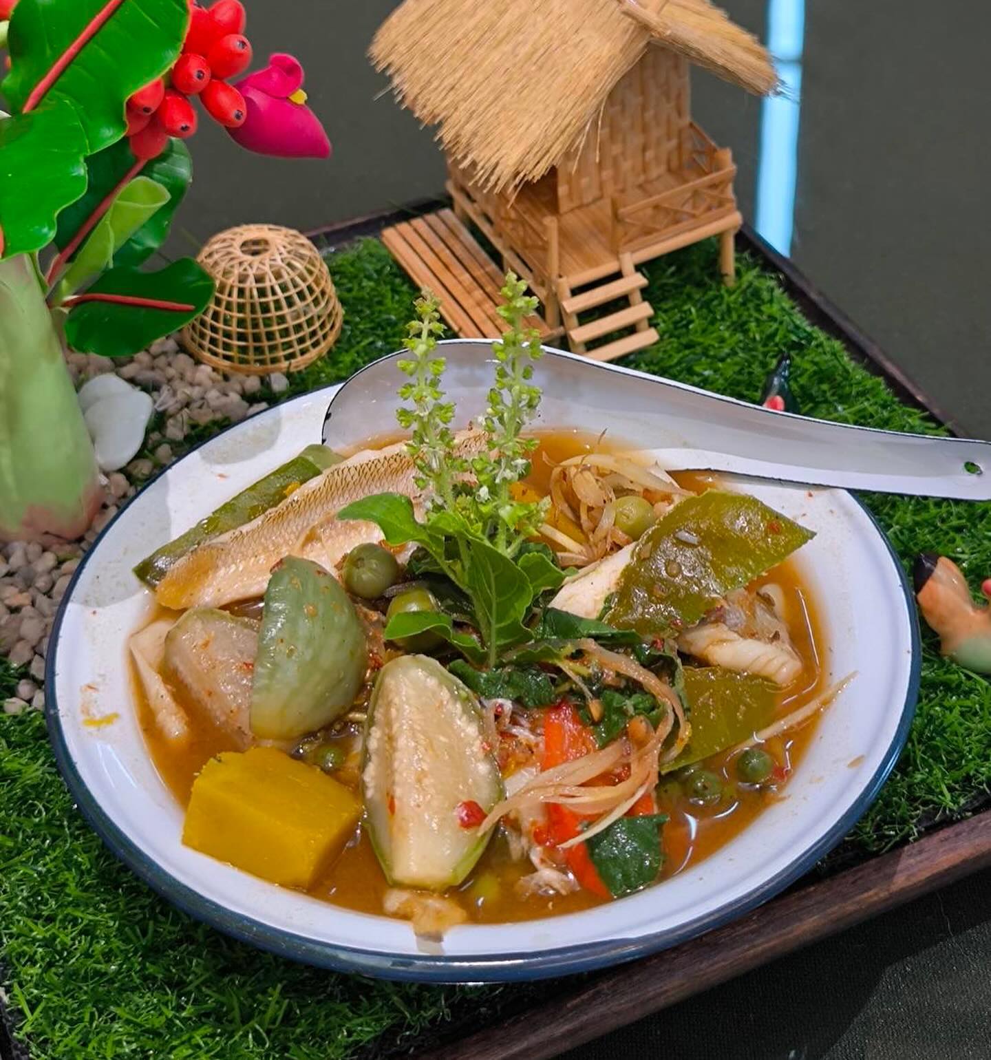 จ๋า - ณัฐฐาวีรนุช ทองมี