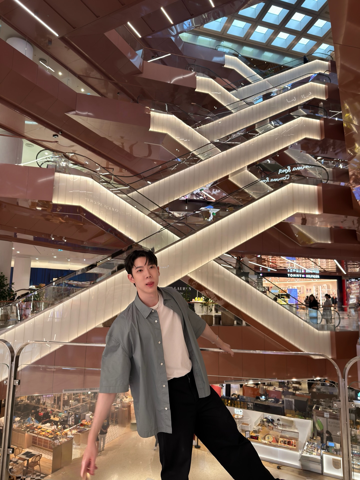 โจ - กวินพัฒน์ ธนาหิรัญศิลป์