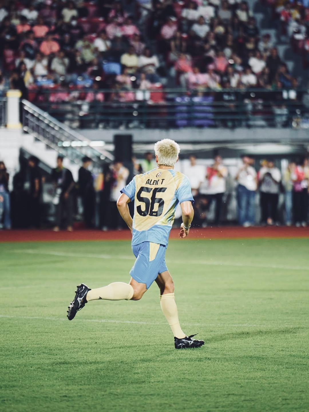 อาเล็ก - ธีรเดช เมธาวรายุทธ