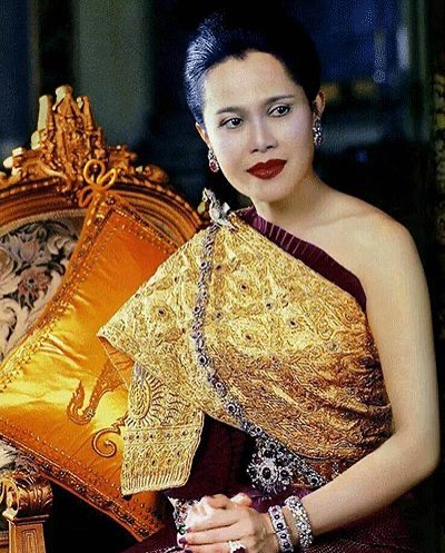 น้ำฝน กุลณัฐ