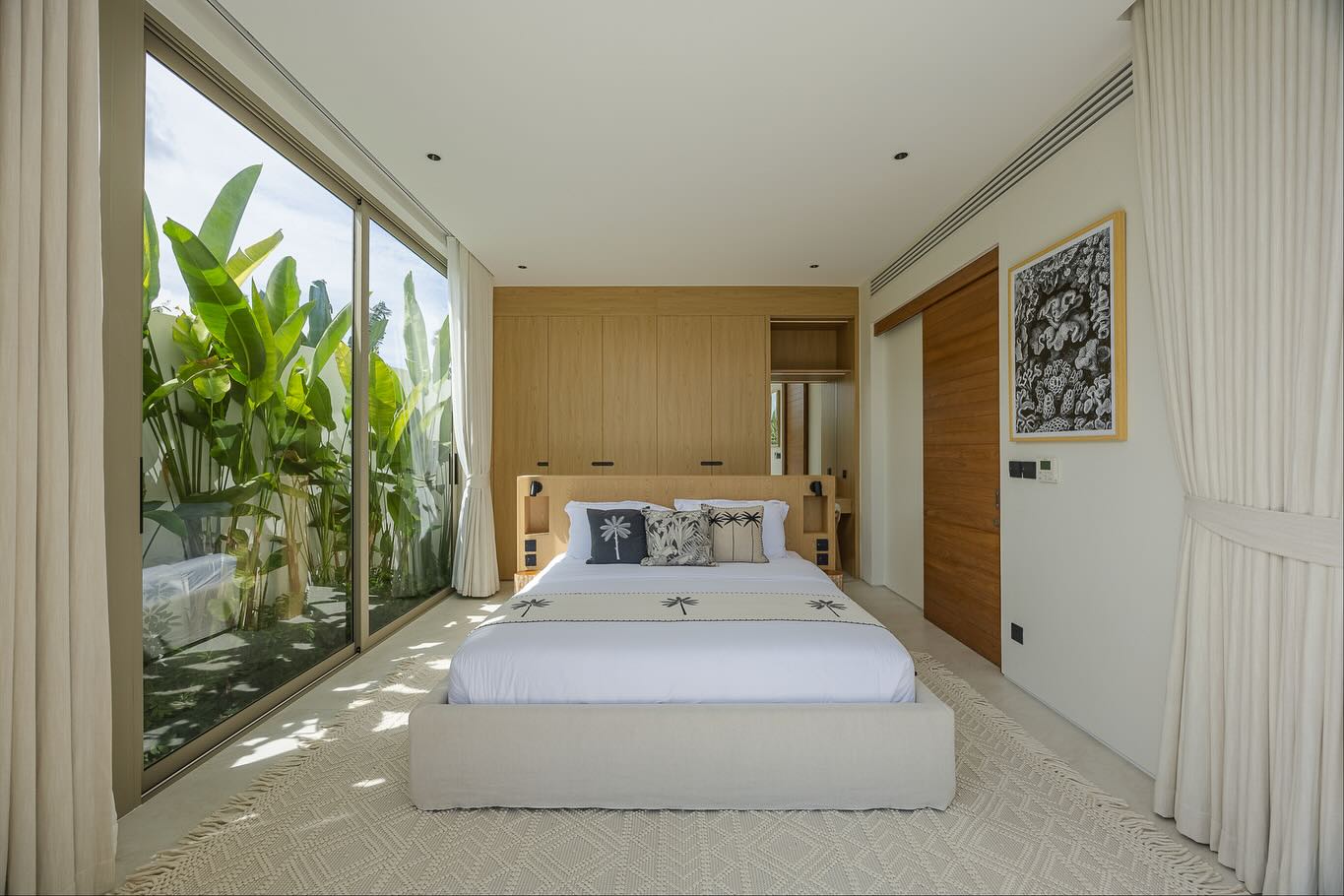 น้ำฝน กุลณัฐ